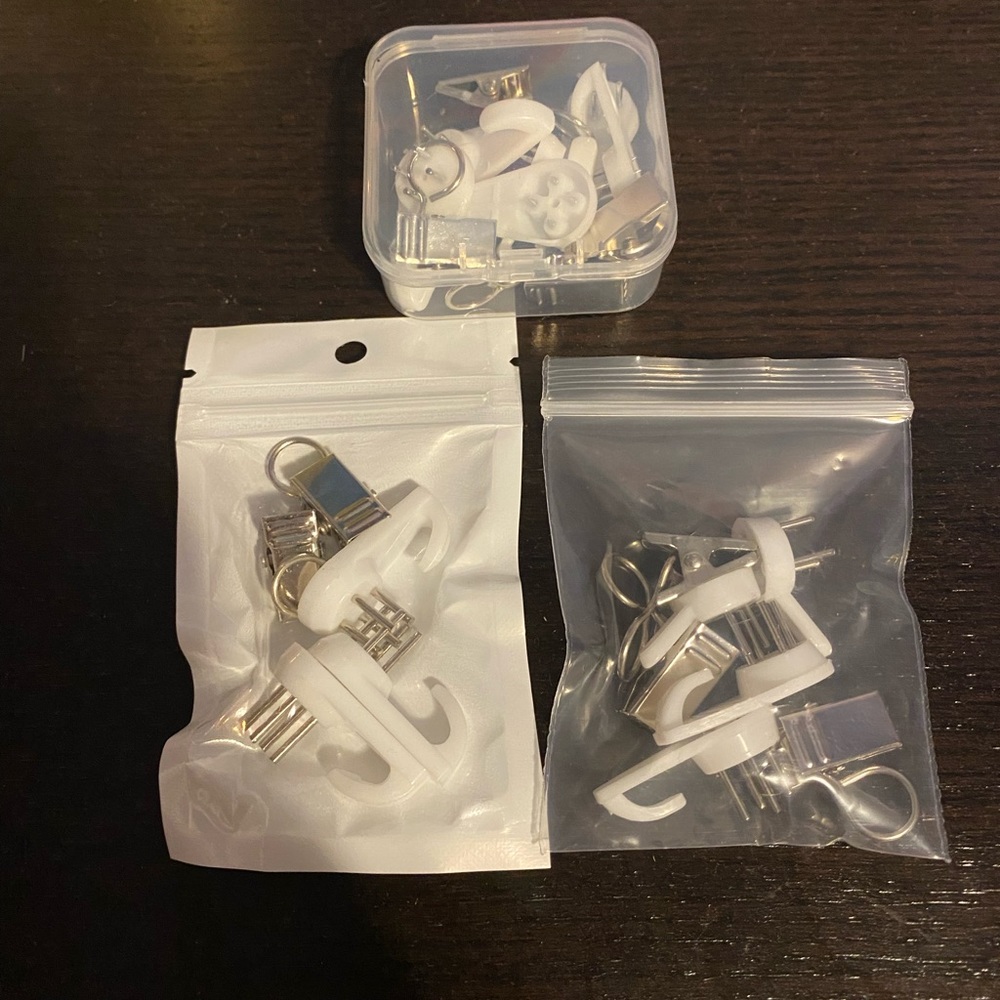 Tapestry/wall hanging hooks and clips